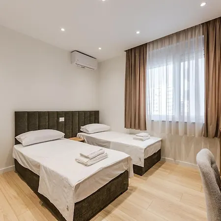 A&h Azure 2br By Pikhost *