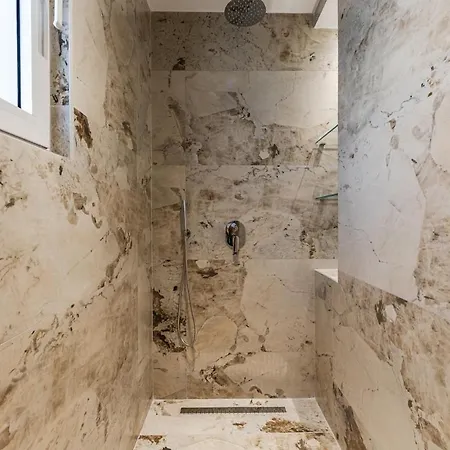 A&h Azure 2br By Pikhost Appartement