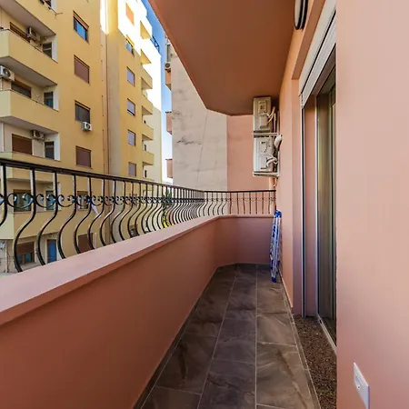 A&h Azure 2br By Pikhost Appartement Vlorë